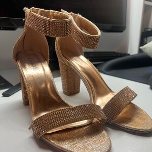 Camille La Vie Shimmering Gold Heels